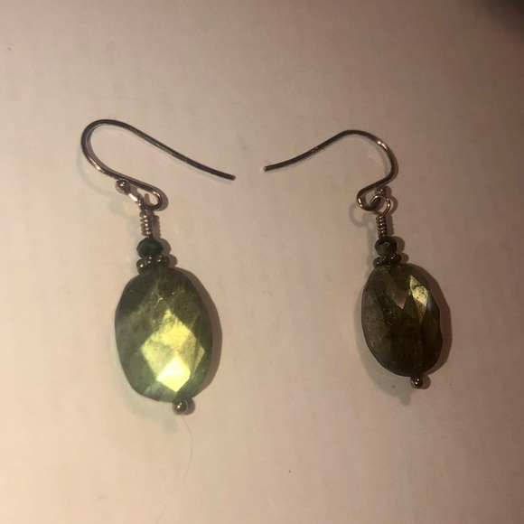 VTG Sterling Silver Labradorite Oval Facet Cut Earrings 1.5” - Picture 3 of 6